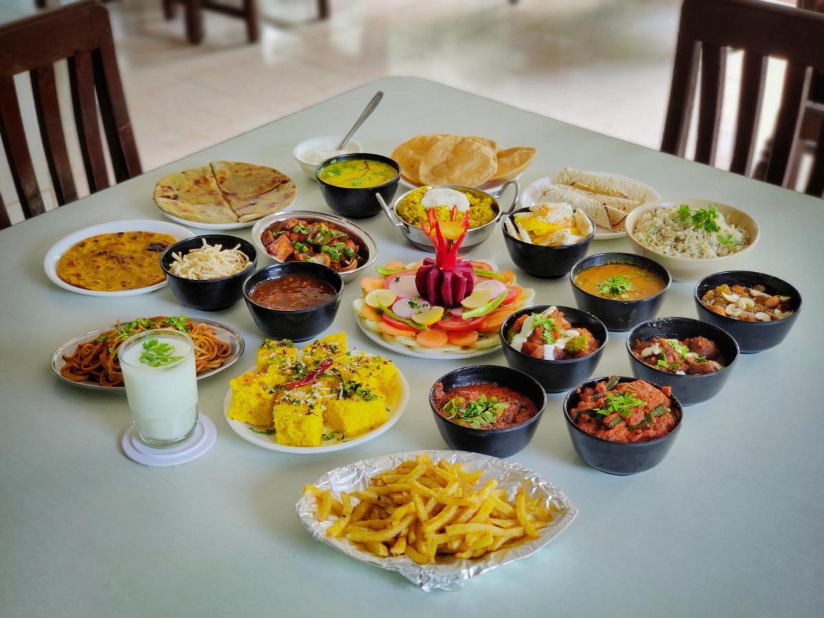 Hotel Anil Farmhouse Gir Jungle Resort Гирский лес Экстерьер фото